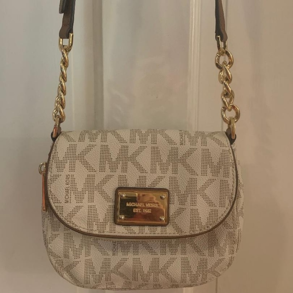 Authentic Michael Kors logo small purse